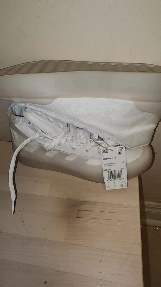 Adidas shoes - photo 3