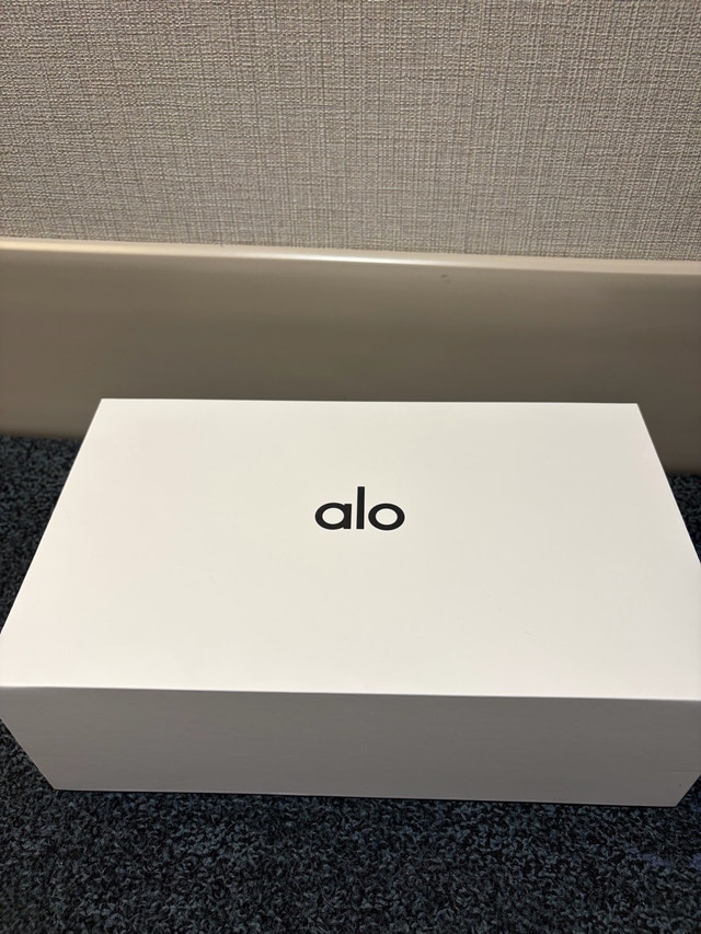 Alo Sunset Sneaker empty box - photo 3
