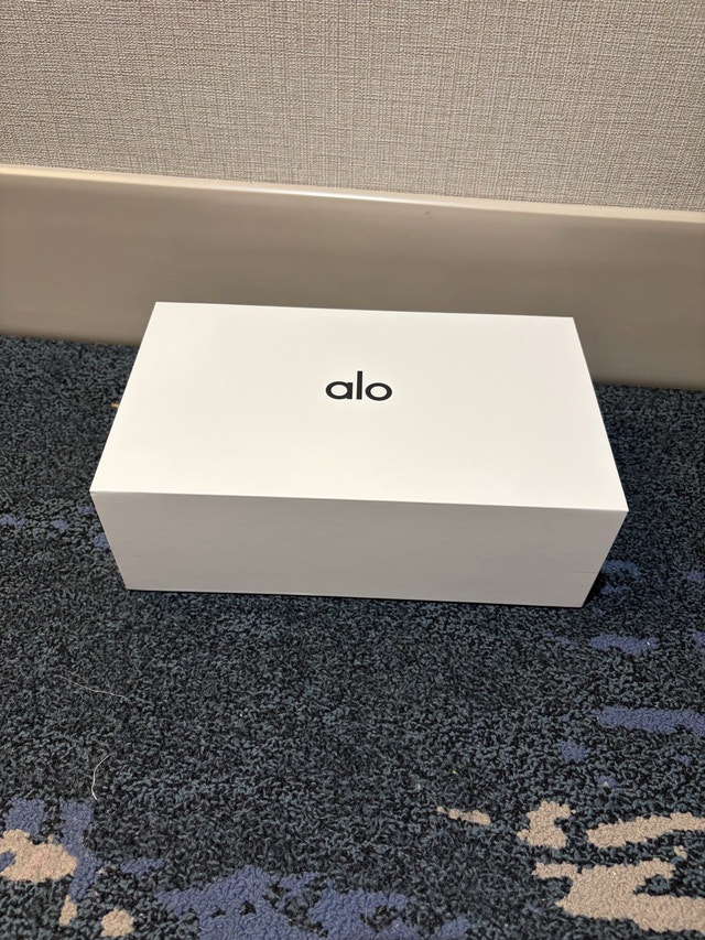 Alo Sunset Sneaker empty box - photo 4