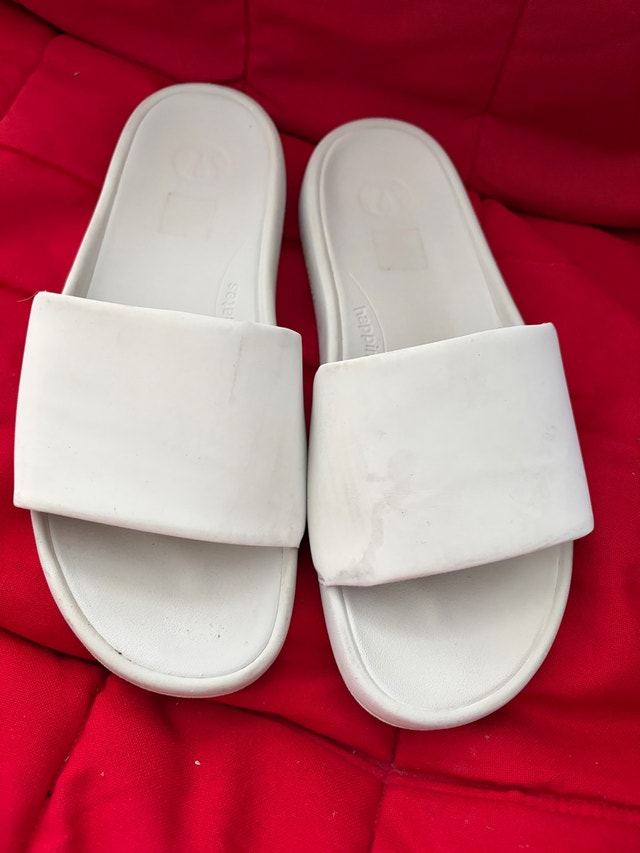 Lululemon Restfeel Slides