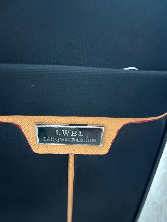 LWBL Medium 4-Wheel Spinner Luggage - Blacklock LP 23” - photo 2