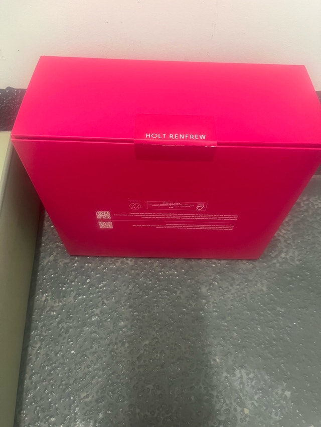 Holt Renfrew Gift Box - photo 2