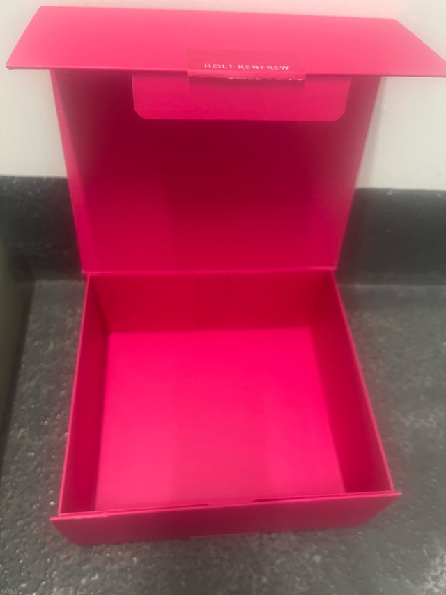 Holt Renfrew Gift Box - photo 5