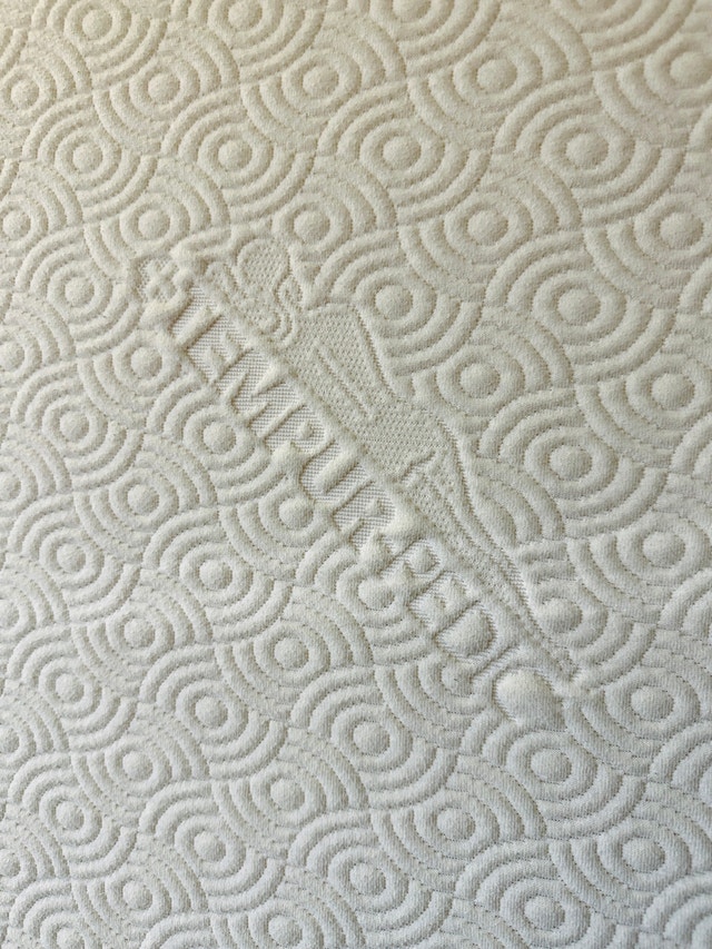 Tempurpedic Twin XL Foam Mattresses x2 - photo 3