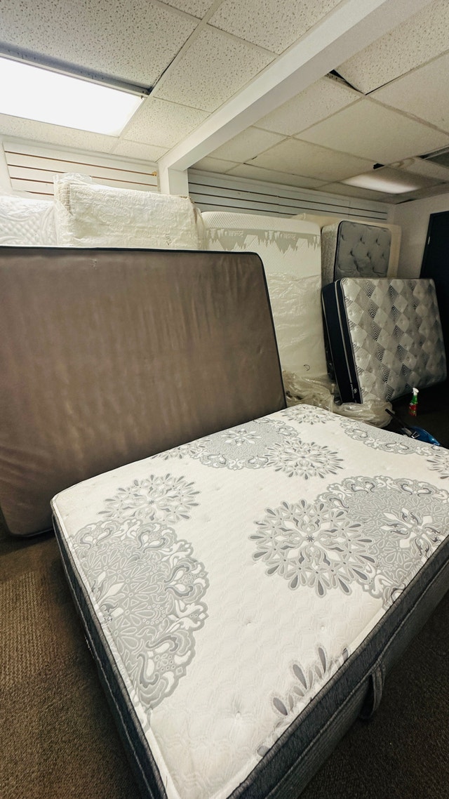 BeautyRest Imperial 13” Pillow Top Double Mattress