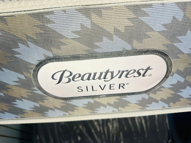 BeautyRest Silver 12” Pillow Top Double Mattress - photo 3