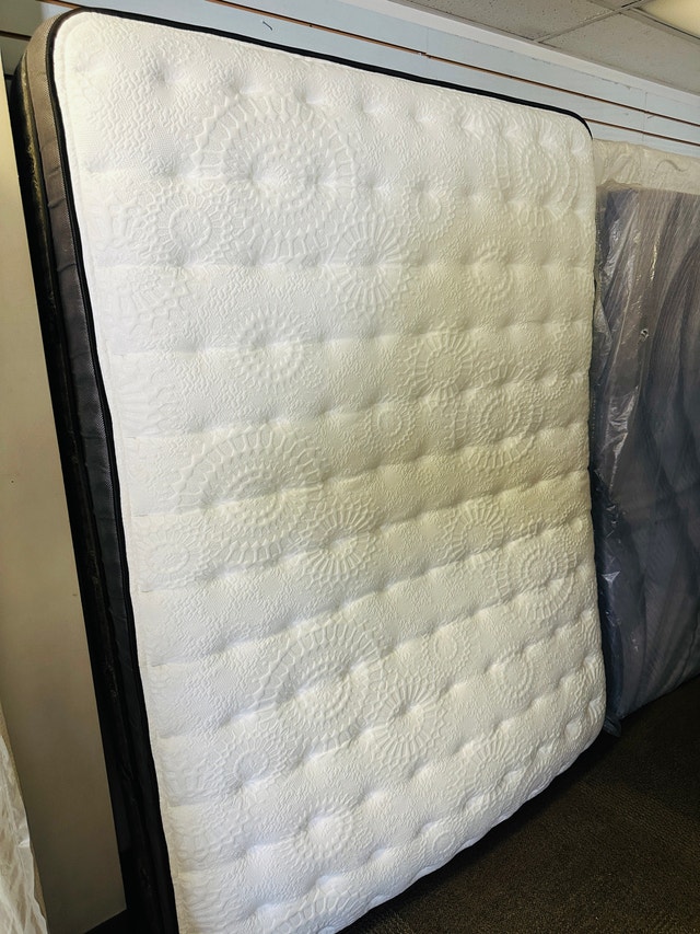 Kingsdown Crown Raphael Queen 13” Pillow Top