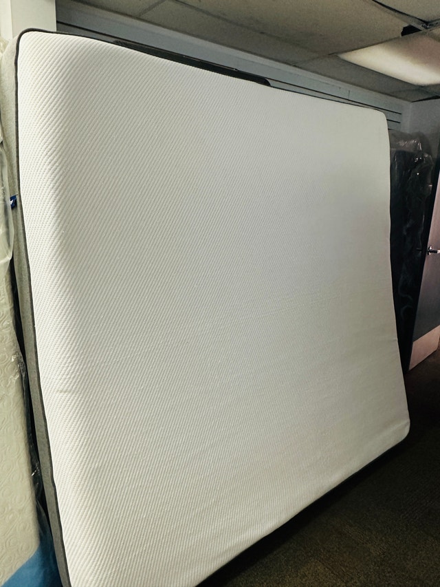 Casper 11” Medium Plush King Foam Mattress