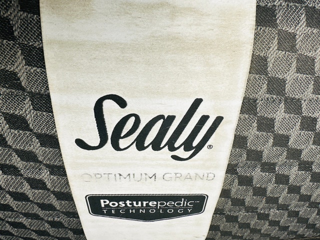 Sealy Optimum Grand 10” Jersey Knitt Firm King Mattress - photo 4