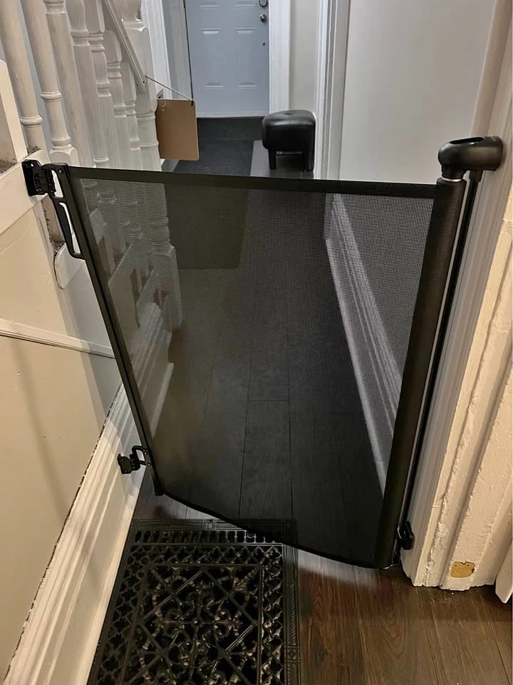 Retractable Mesh Baby and Pet Gate