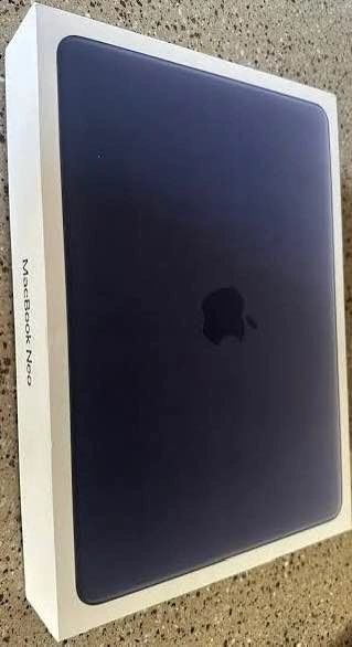 13-inch MacBook Neo - Indigo - photo 3