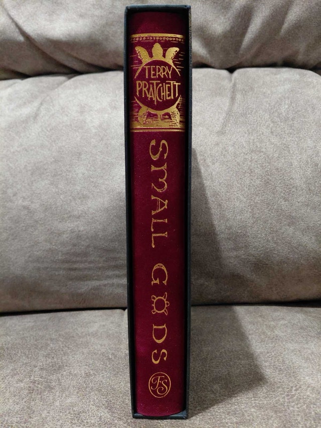 Terry Pratchett Small Gods Folio Society - photo 2
