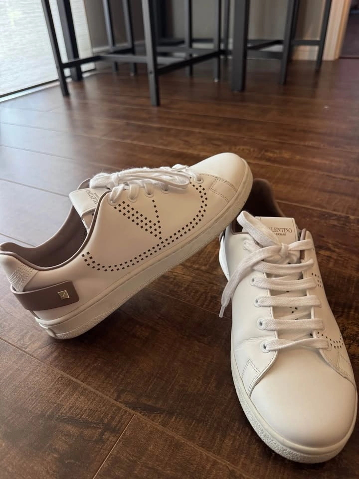 Valentino Garavani Backnet Leather Trainers - photo 2