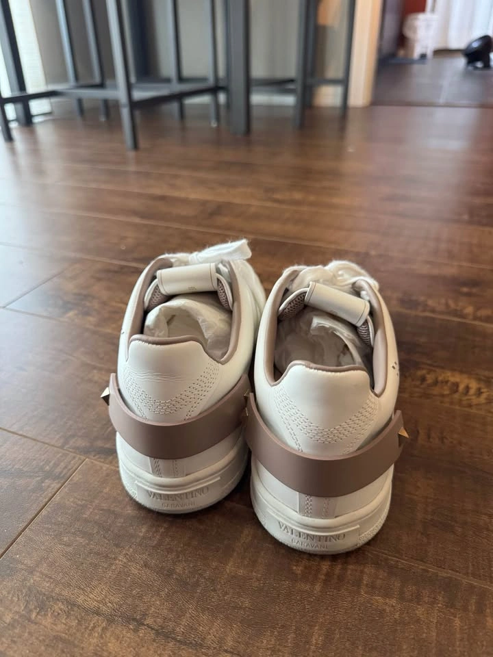 Valentino Garavani Backnet Leather Trainers - photo 4