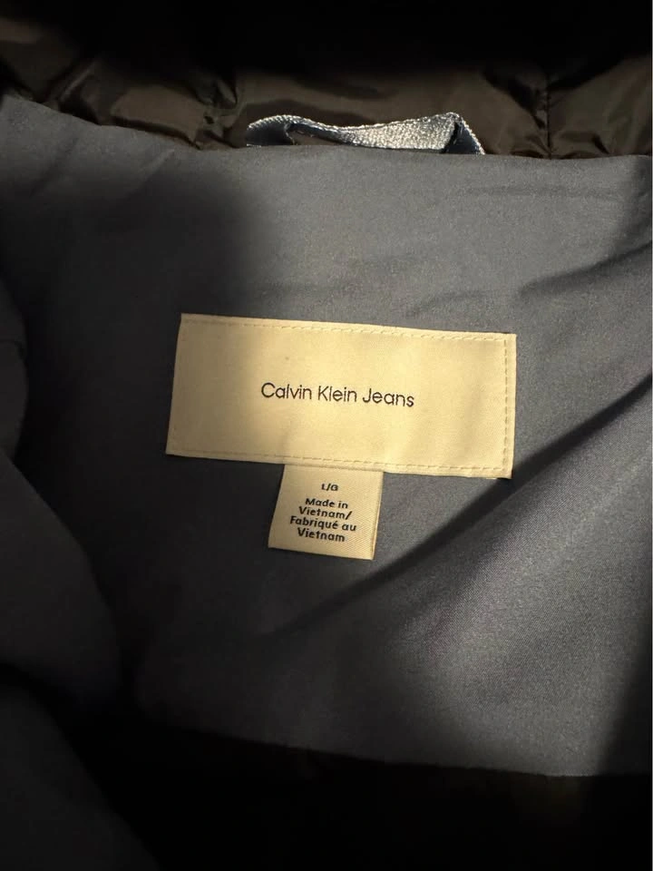 Men’s Calvin Klein packable hooded puffer jacket - photo 4