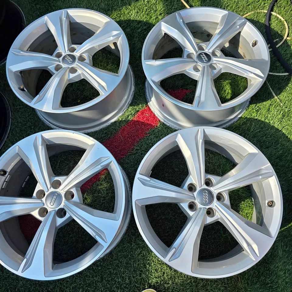 19 inch Audi OEM rims 5x112 like new thumbnail