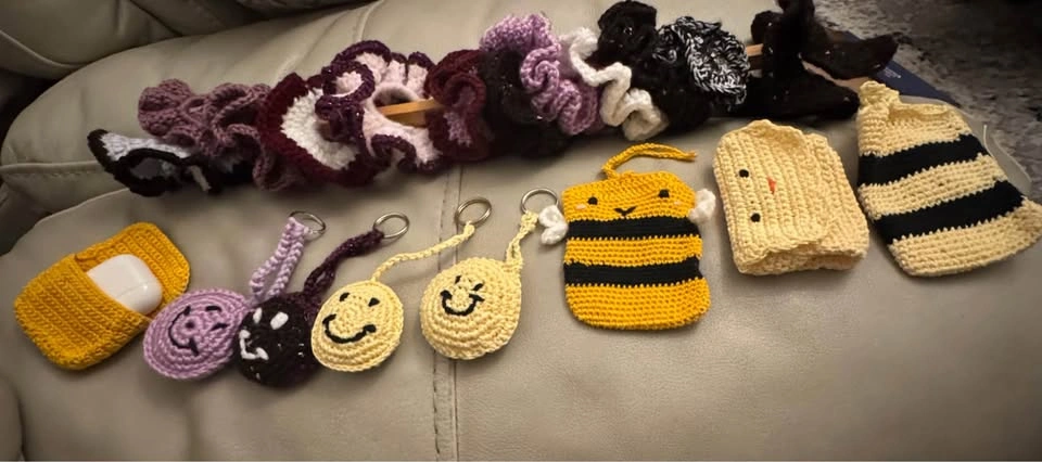 Handmade Crochet Accessories Bundle - photo 2