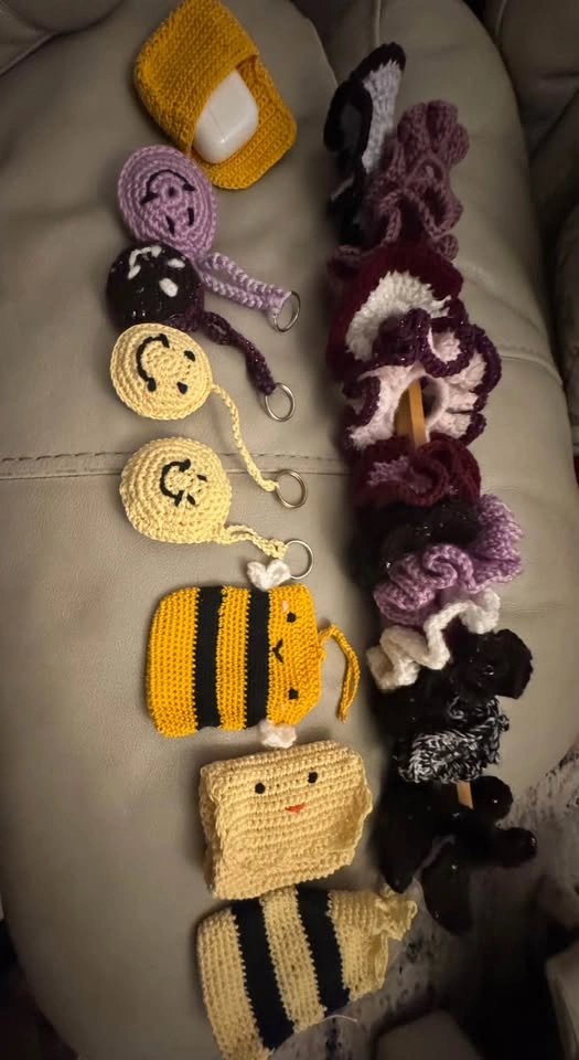 Handmade Crochet Accessories Bundle - photo 3