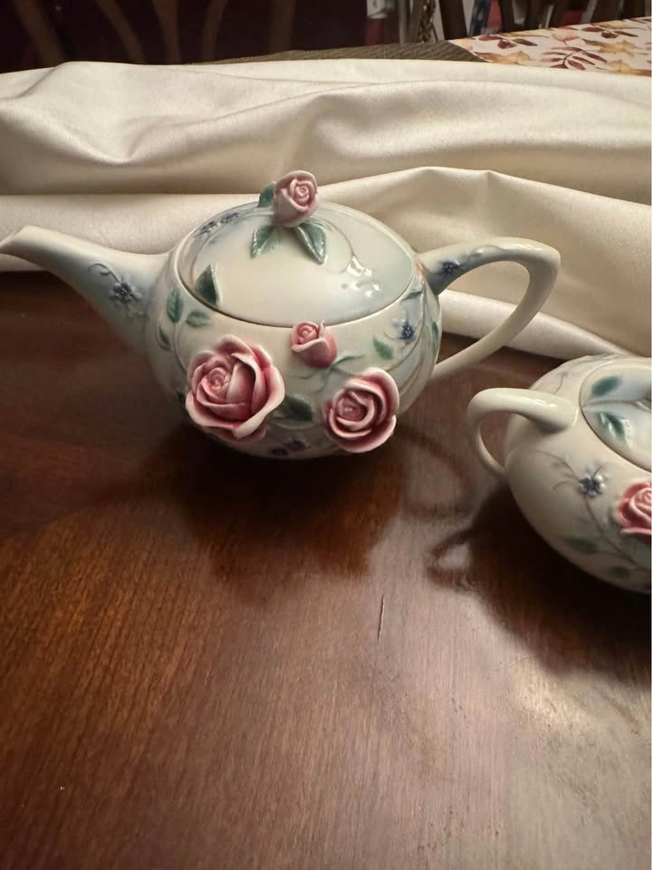 Vintage Ceramic Rose Teapot and Sugar Bowl Set - photo 2