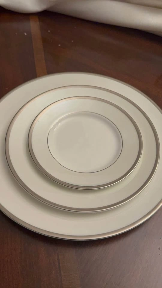 Wedgwood made in UK/ 3-Piece China Place Setting - photo 2