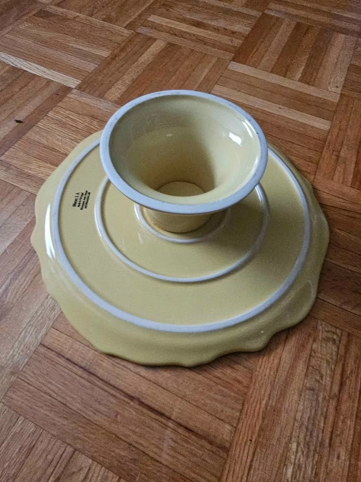 Yellow Ceramic Cake Stand - photo 3