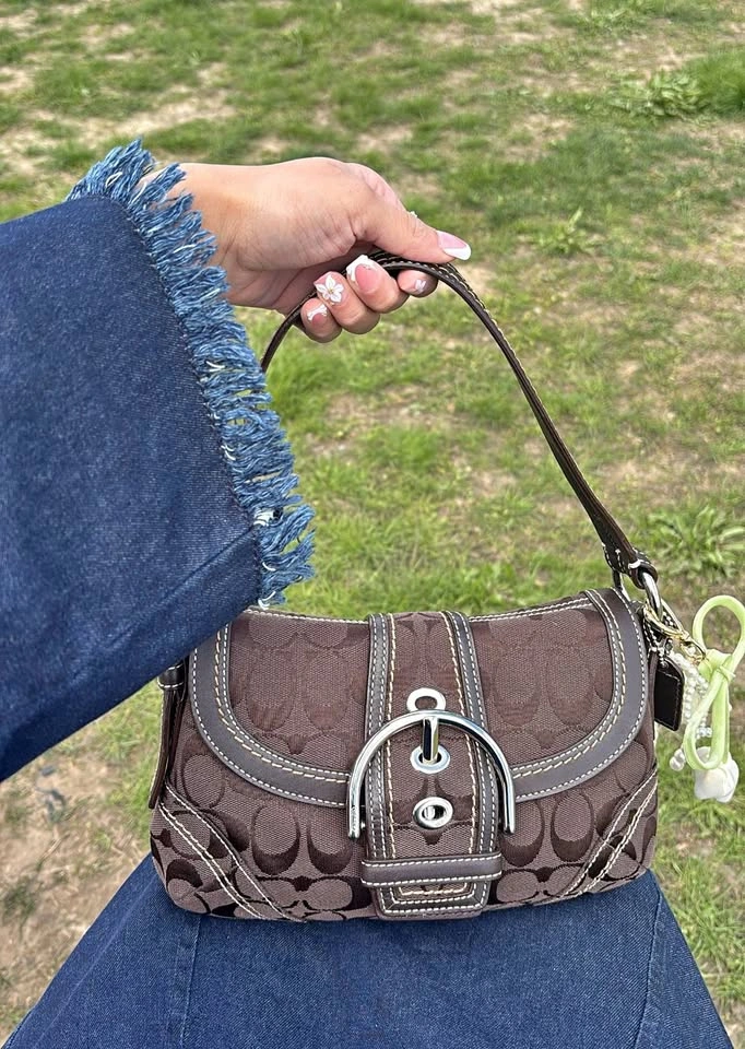 ISO/LOOKING for y2k/Vintage Coach Bags/Bundles