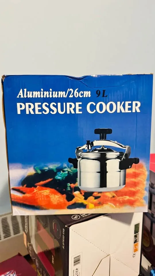 26cm Aluminium Pressure Cooker - 9L Capacity thumbnail