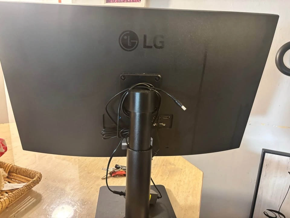 27inch LG Monitor - photo 2