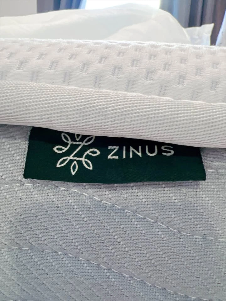 Moving Sale - Queen size mattress - photo 4