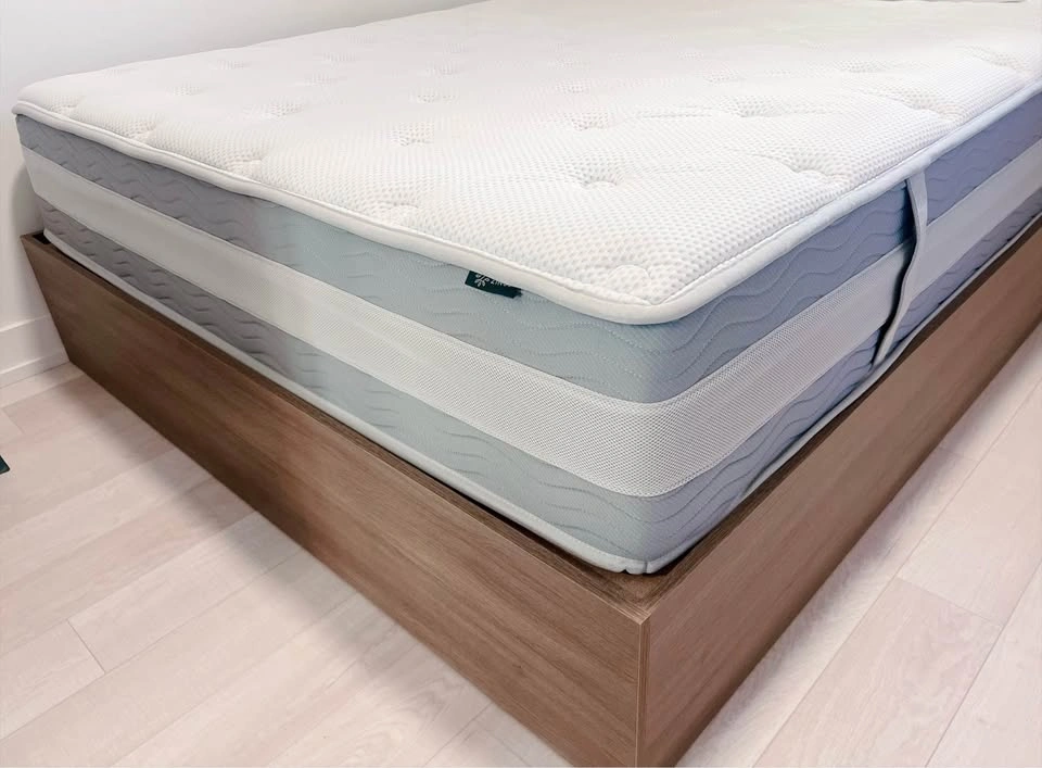 Moving Sale - Queen size mattress - photo 5