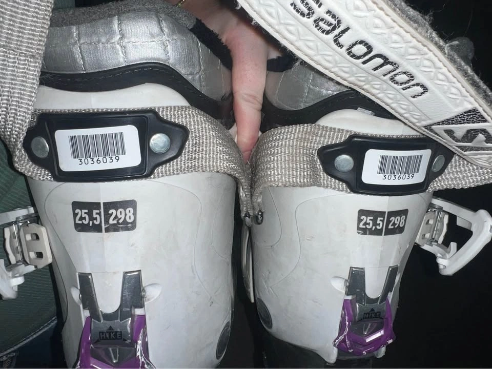 Skis and boots - photo 3
