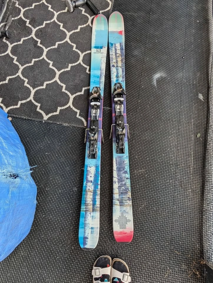 Women's 162 cm skis with bindings - photo 3