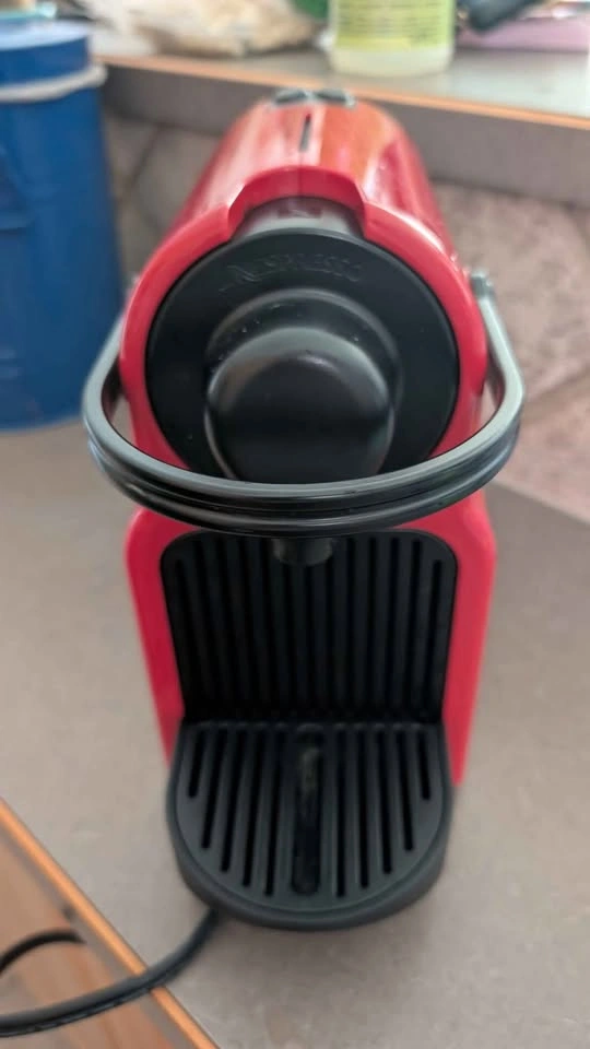 Nespresso Coffee Maker w Pods - photo 2