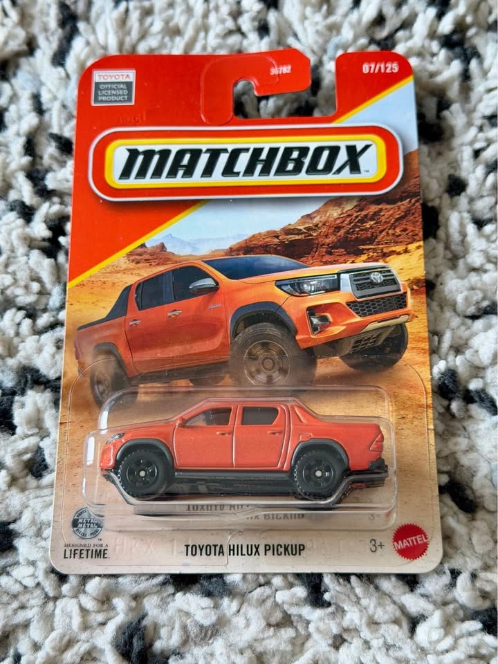 Matchbox Toyota Pickup Truck Set (Toyota Tacoma & Toyota Hilux) - photo 3