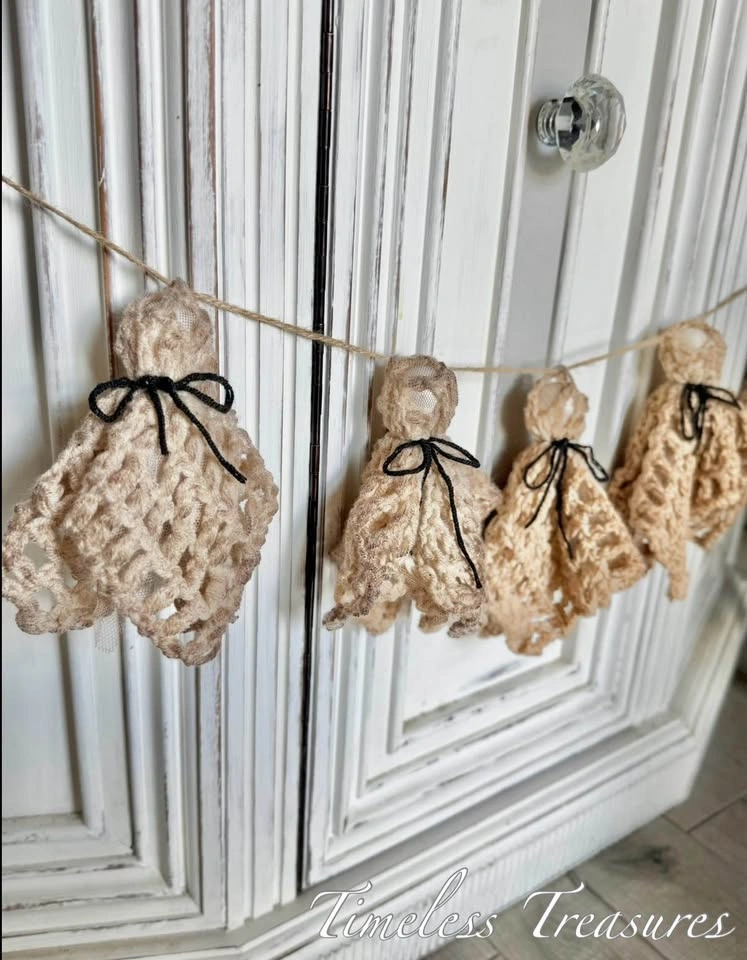 Primitive Crochet Ghost Banner - photo 2