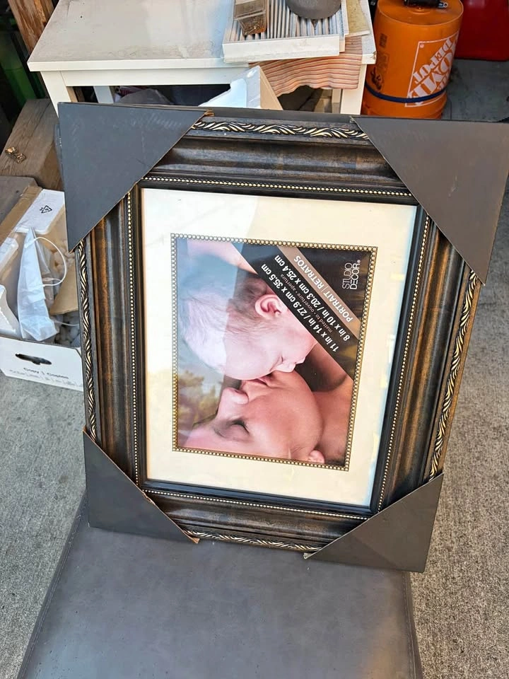 Studio Décor 8x10 Decorative Picture Frame – Brand New – $15