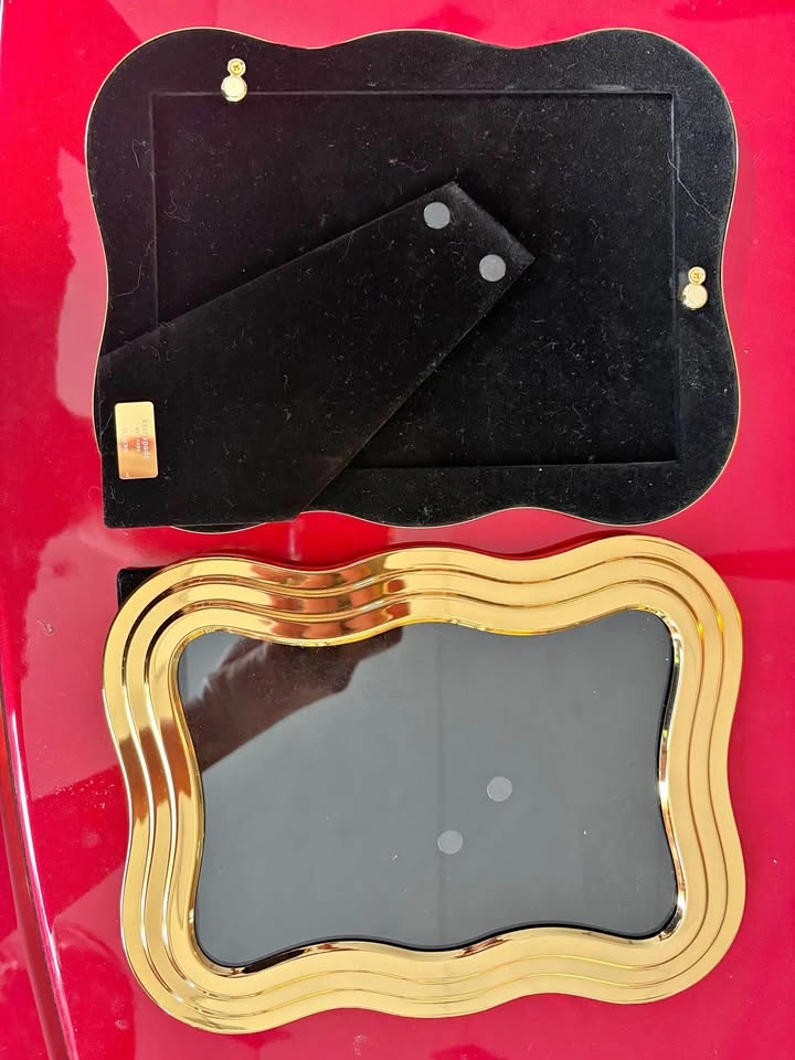 Kate Spade New York by Lenox Gold Wavy Picture Frame