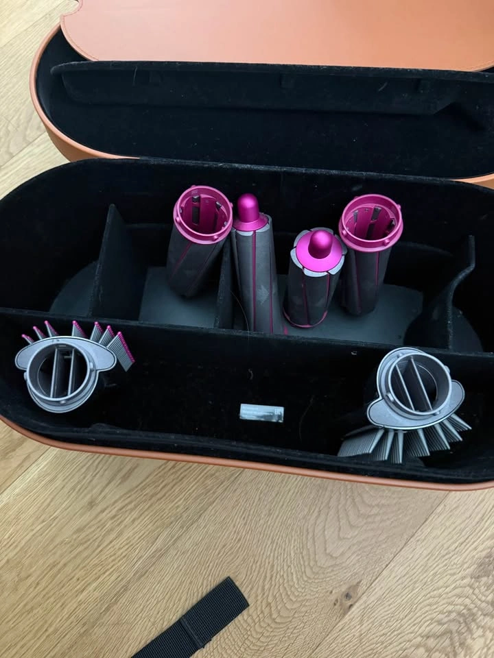 Dyson Airwrap Storage Case with Attachments - photo 2