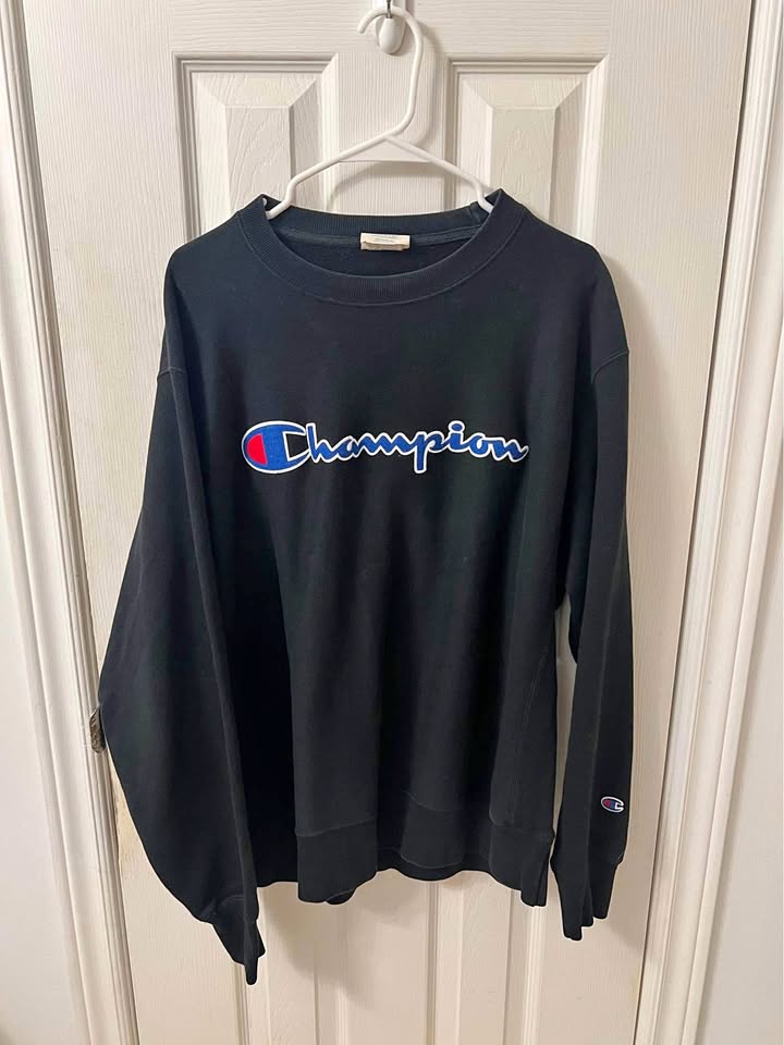 Champion Crew Neck Sweater Size Large