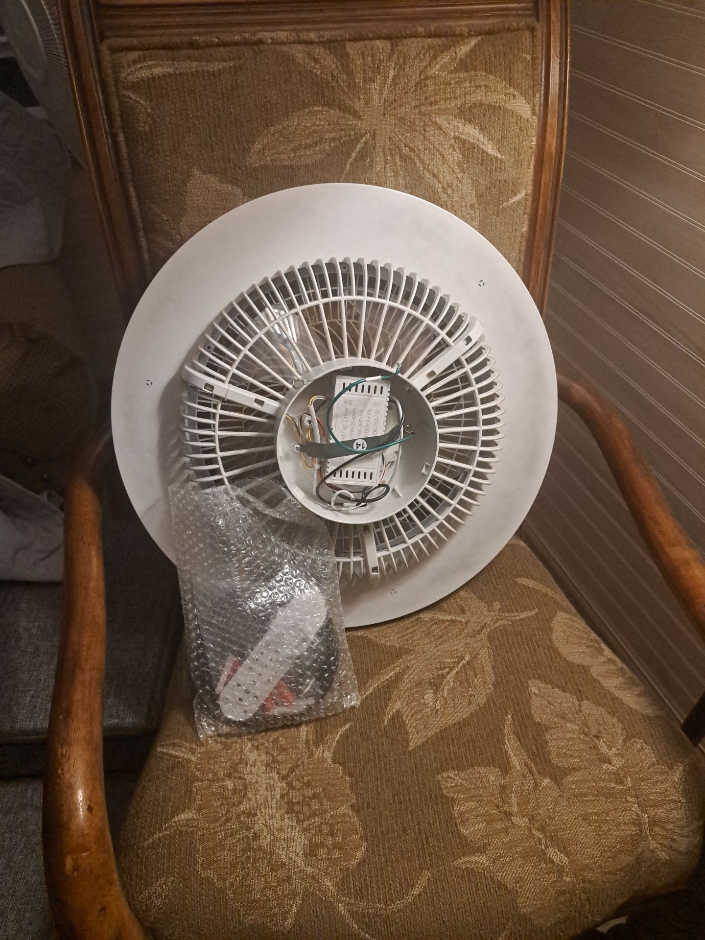 Round Ceiling Fan Light with Remote - photo 2