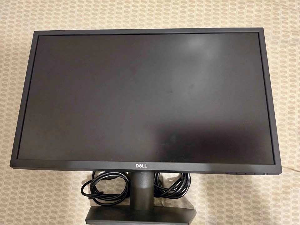 DELL MONITOR 24 INCH GREAT CONDITION.