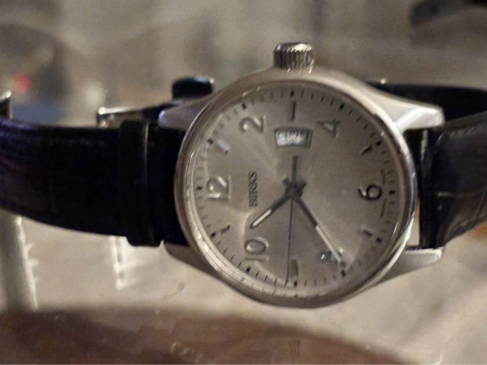 Birks B10X002 Swiss Made Watch, new battery. 40mm bezel - photo 3