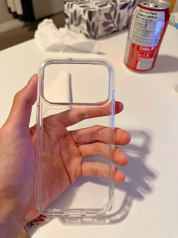 iPhone 17 Pro transparent case