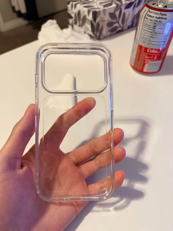 iPhone 17 Pro transparent case - photo 2