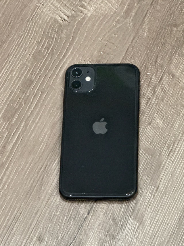iPhone 11 Unlocked 64GB mint condition - photo 2