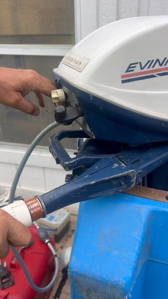 Evinrude 6 hp outboard boat motor - photo 2