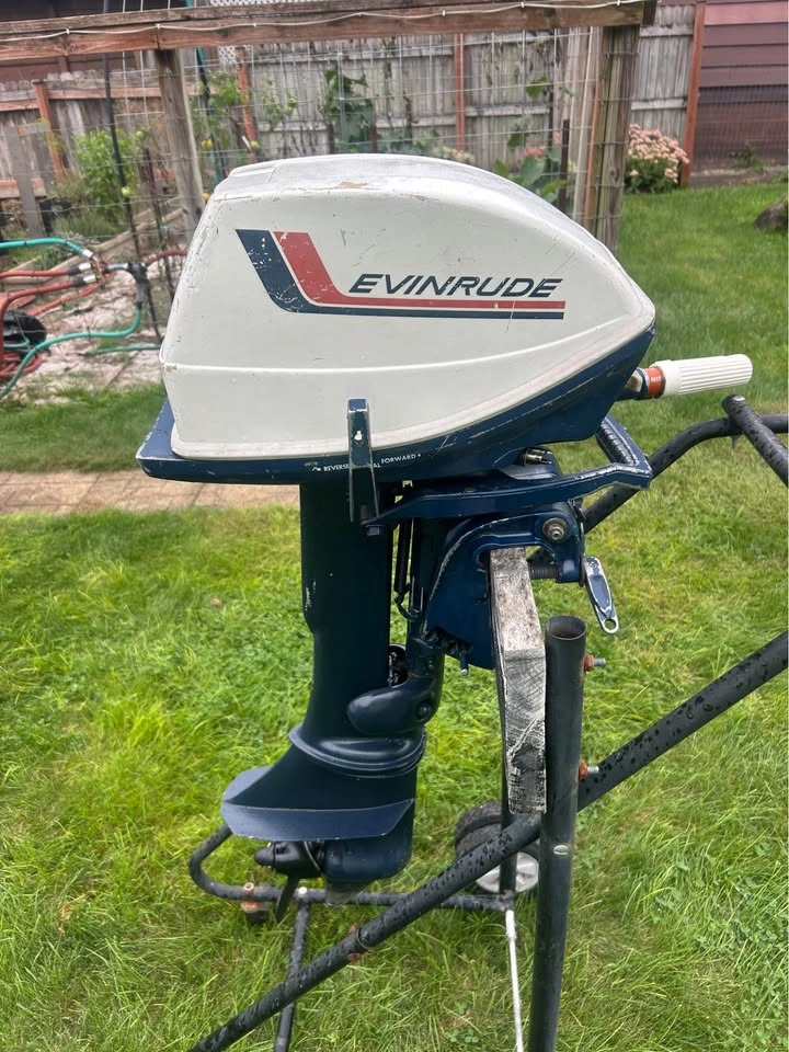 Evinrude 6 hp outboard boat motor - photo 5