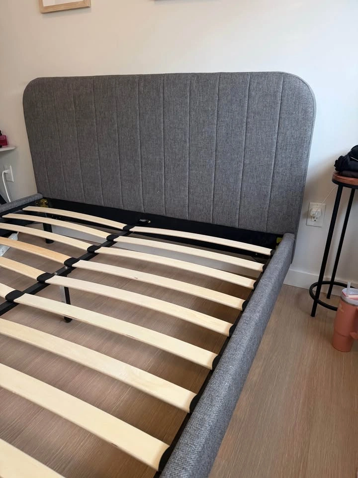 Structube grey queen bed frame - photo 3