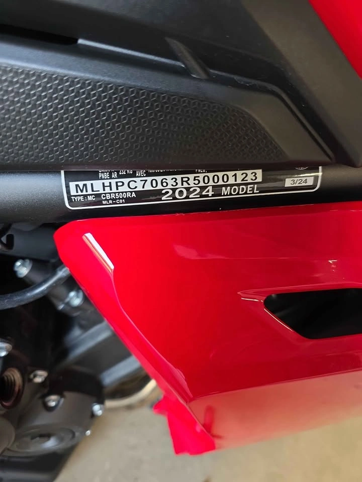 2024 honda CBR 500RA ABS - photo 2
