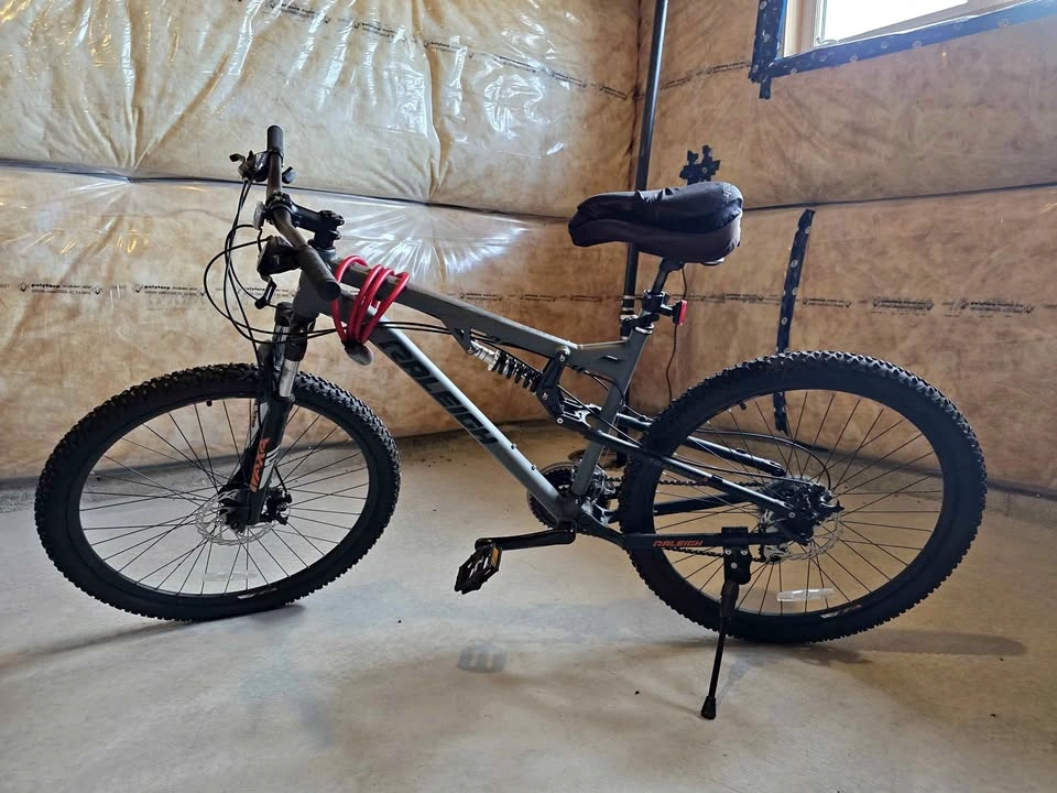 Raleigh Full Suspension Mountain Bike w/ Disc Brakes